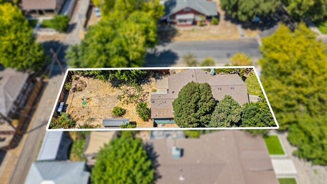 Building Photo - 3 bedroom home for RENT in Modesto - Close...