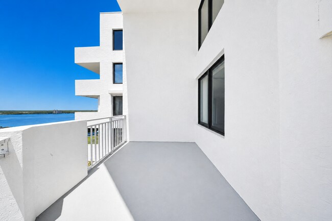 Building Photo - 3047 S Atlantic Ave