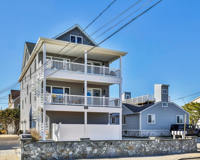 Building Photo - 250 Ocean Ave