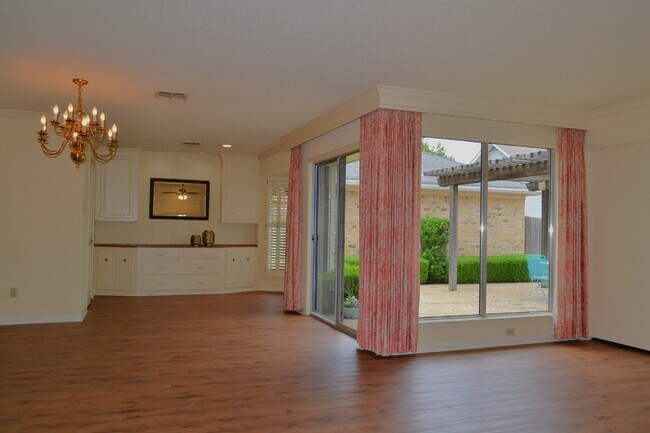 Building Photo - Charming 2 Bed, 2 Bath Home in Waco - Perf...