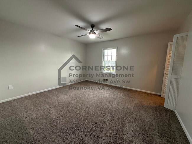 Building Photo - 6500 Carefree Ln