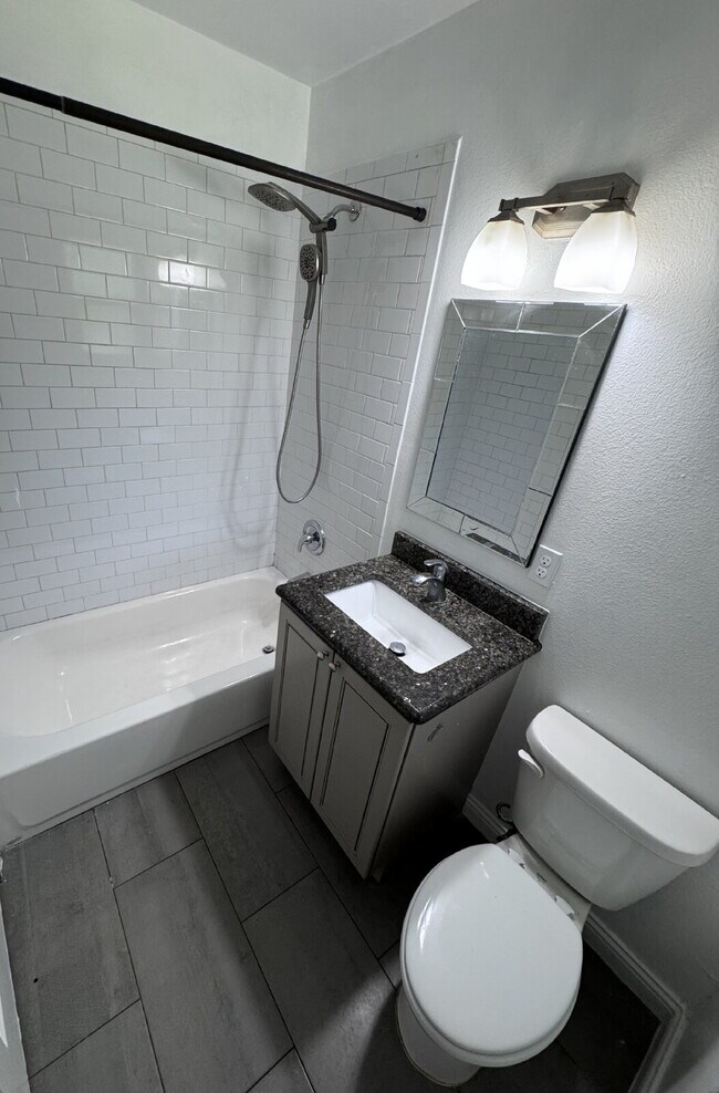Building Photo - WONDERFULLY UPDATED 3 BEDROOM, 2 BATH, 2-CAR GARAGE RENTAL HOME IN CENTRAL GRAND PRAIRIE WITH SPA...