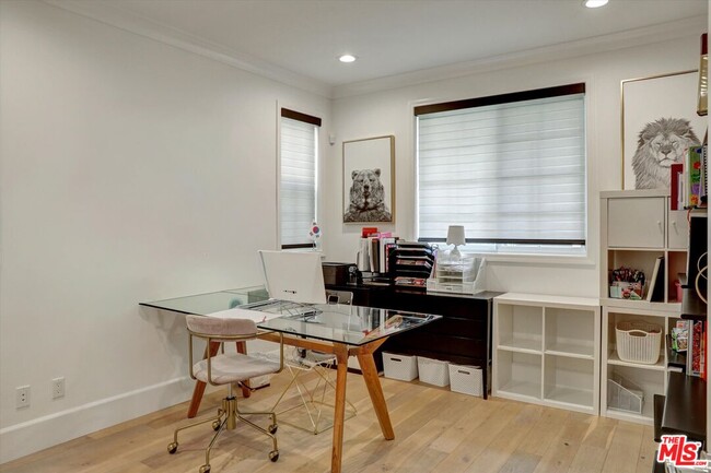 Building Photo - 10593 Kinnard Ave