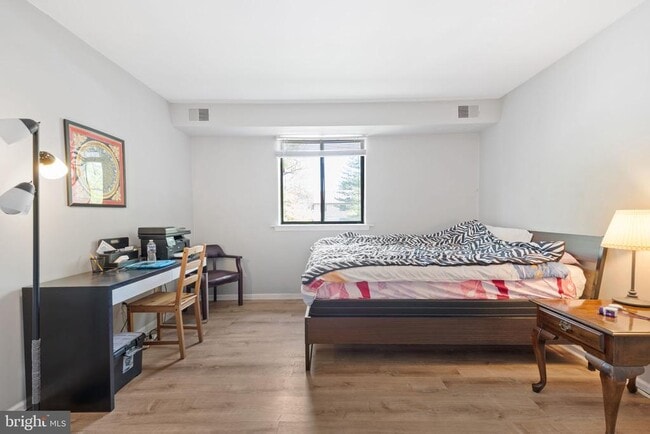 Building Photo - 45 Le Forge Ct