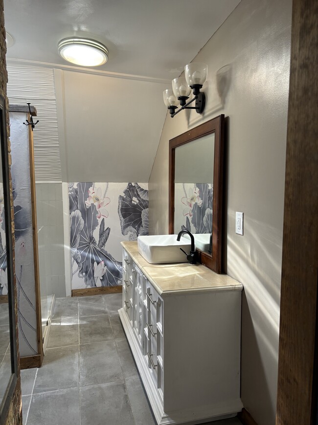 Building Photo - 920 Lafayette Ave