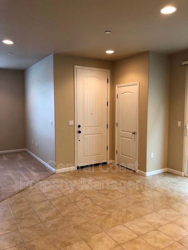 Building Photo - 16330 E Garrison Dr