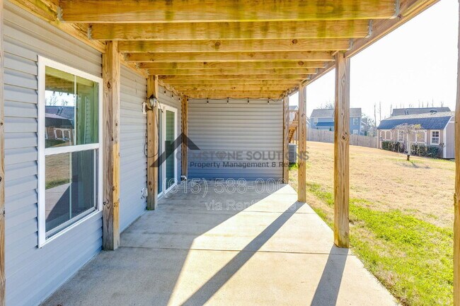 Building Photo - 2704 Orleans Dr