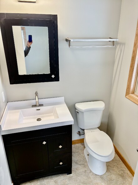 Building Photo - 6108 France Ave S