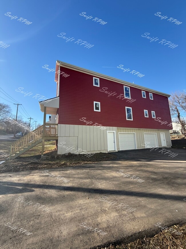 Building Photo - 1036 Oakland Ave