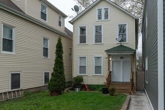 Building Photo - 2818 N Drake Ave