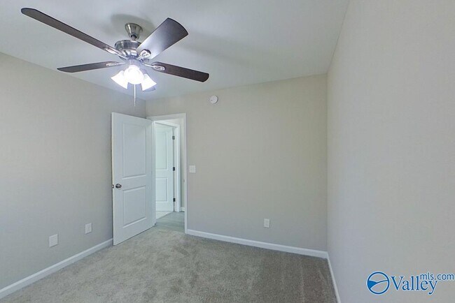 Building Photo - 724 Park Ln