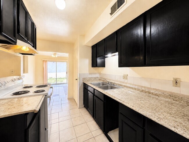 Building Photo - 12504 Autumn Leaf Ln