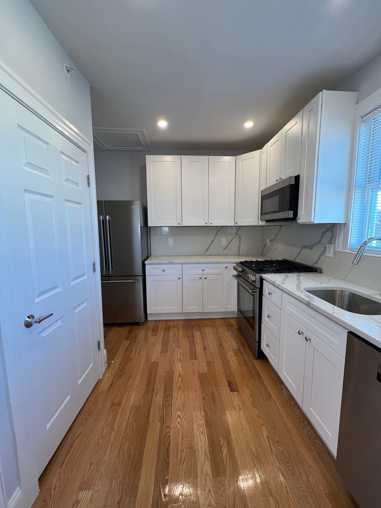 Building Photo - 75 Winchester St