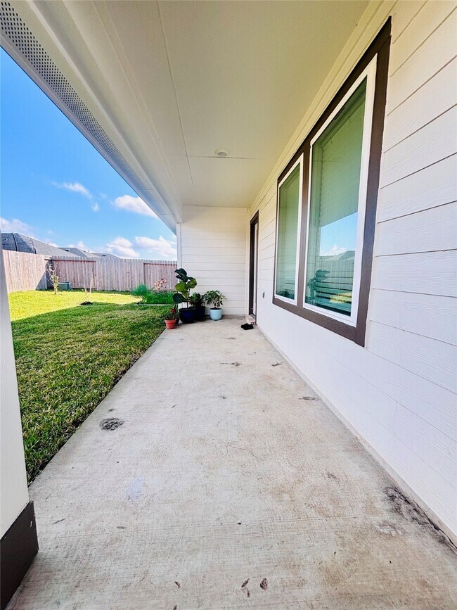 Building Photo - 1119 Fringed Bluestar Dr