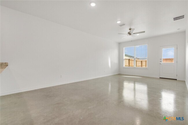 Building Photo - 3902 American Elm