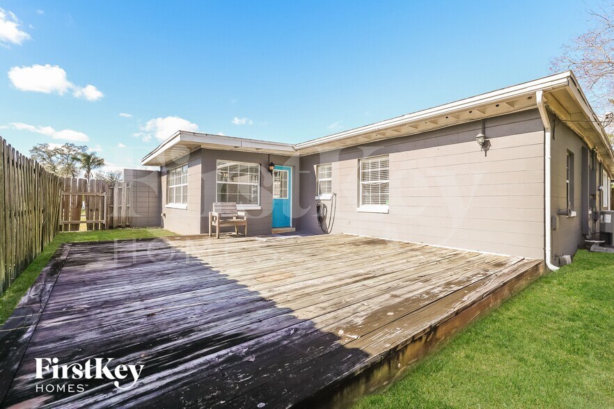 Building Photo - 1501 Berwyn Rd