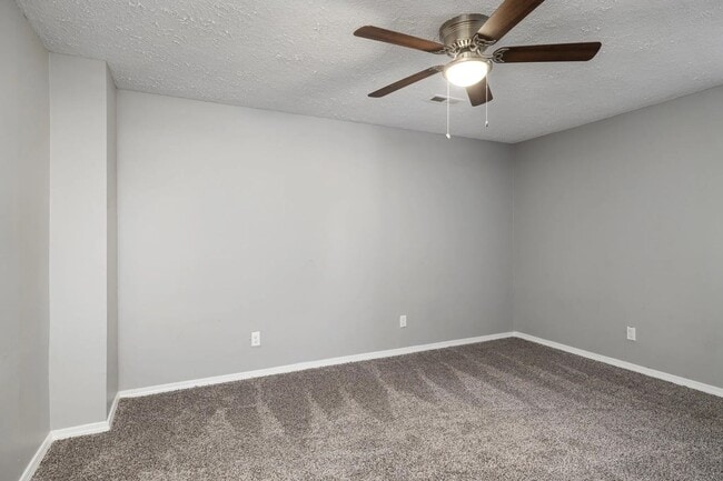 Building Photo - 4 Bed 3 Bath 2 Car Garage -In Ground Pool
