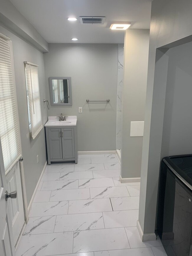 Building Photo - Future Rental! 3 Bed/2 Bath, Fenced Yard, Storage-York City SD