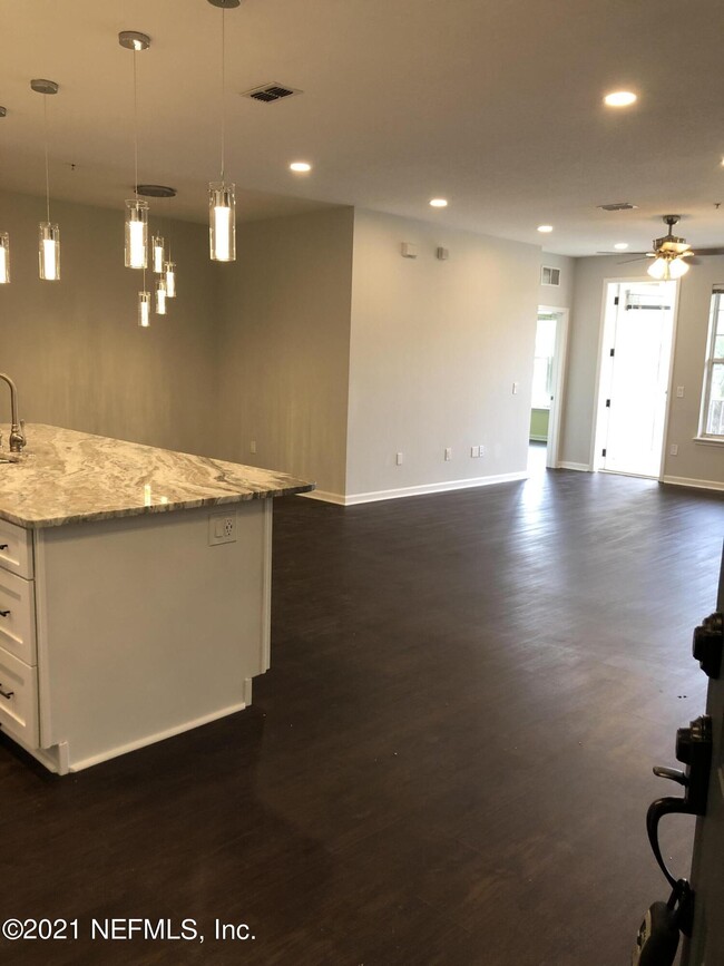 Building Photo - 11251 Campfield Dr