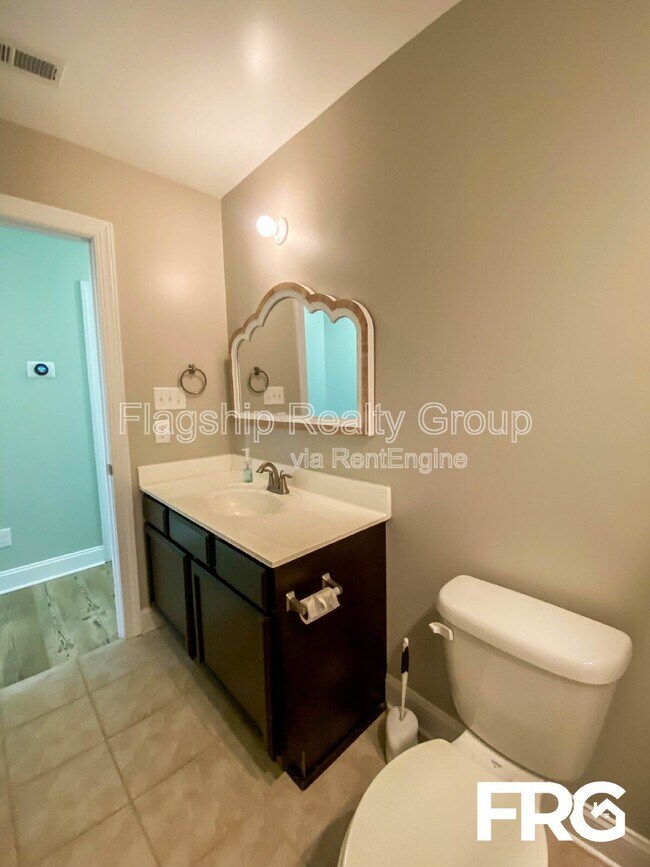 Building Photo - 203 Carew Dr