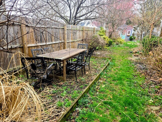 Building Photo - 1542 Washington St