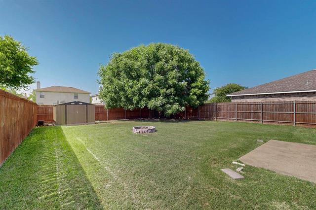Building Photo - 2316 White Oak Dr
