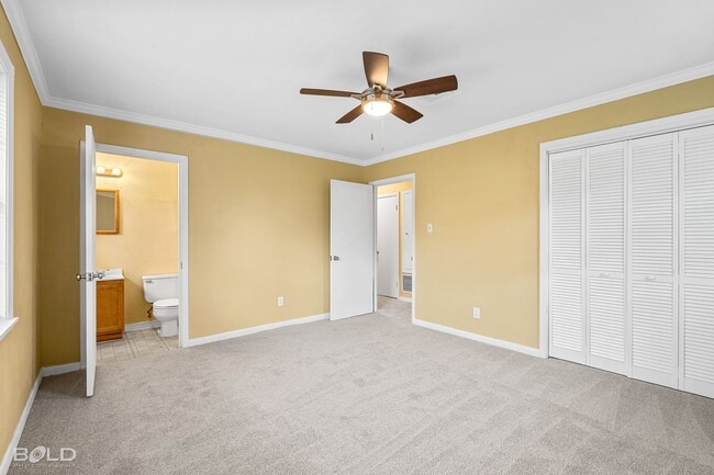 Building Photo - Check Out this 3 bed 2 bath!!