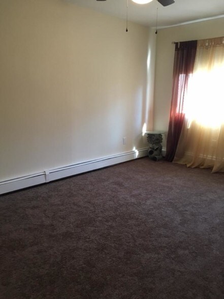 Building Photo - 5 Parkdale Dr