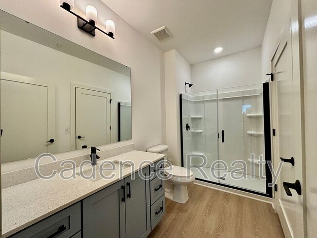 Building Photo - 610 S Kerr Ave