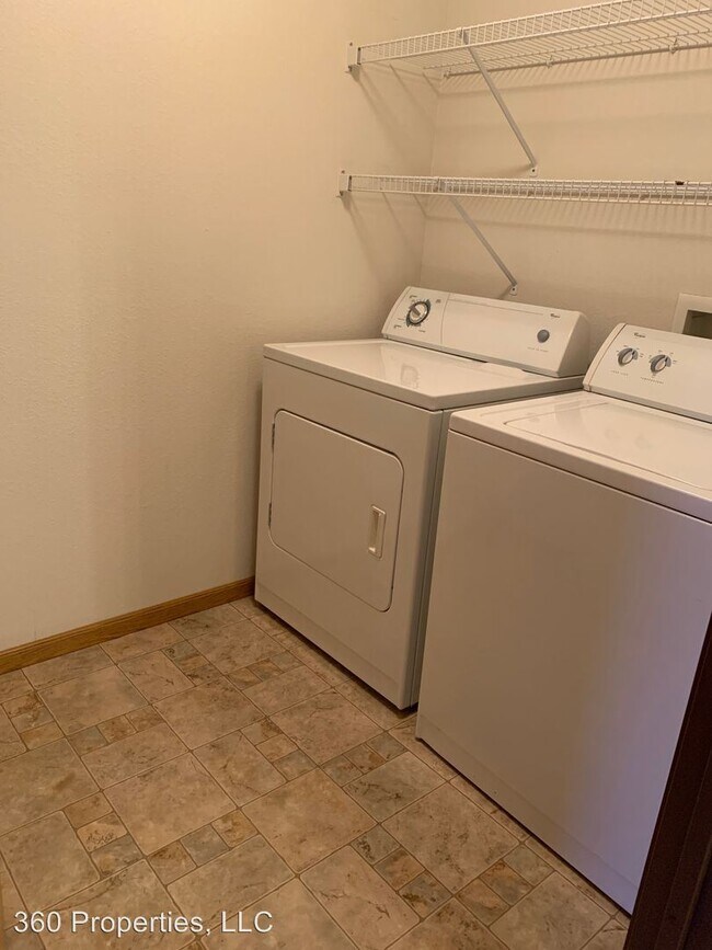 Building Photo - 3515 10th Ave S