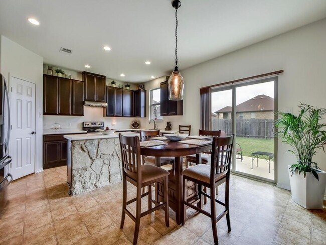 Building Photo - 1501 Lotus Flower Loop