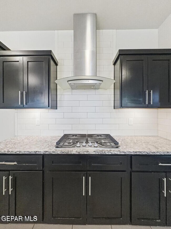 Building Photo - 14616 Tierra Burgos