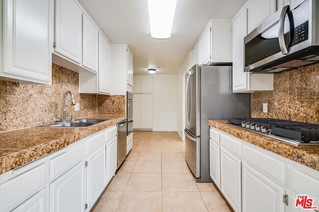 Building Photo - 1508 Veteran Ave