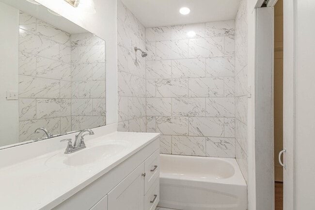 Building Photo - 5880 Beech Dr