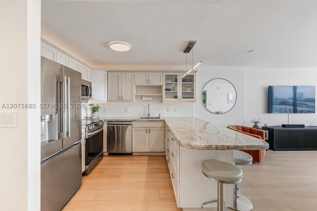 Building Photo - 401 Ocean 903