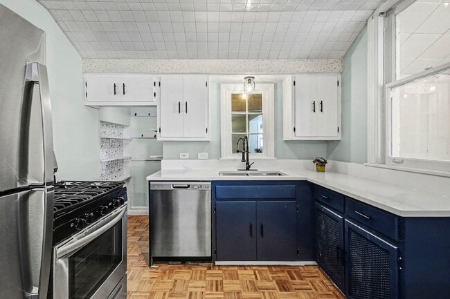 Building Photo - 6550 W Ebinger Dr