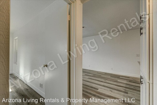 Building Photo - 1 br, 1 bath House - 1720 Bahama Avenue B4