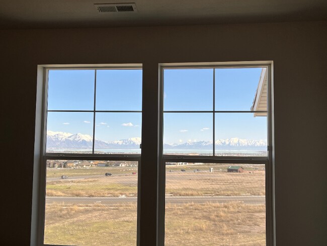 Building Photo - 927 W Coral Charm Wy