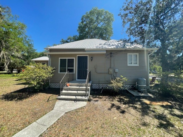 Building Photo - 301 Park Ave