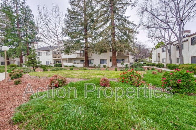 Building Photo - 1341 Meadow Ridge Cir