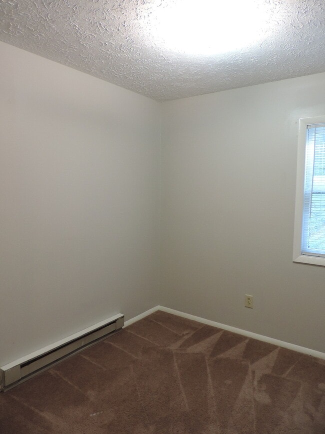 Building Photo - 4bd Lower Unit In Duplex Right Off New Market And Close To ASU