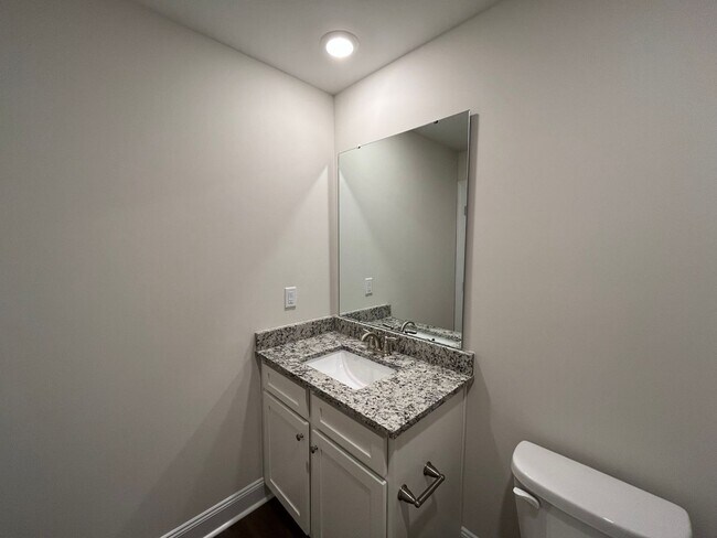 Building Photo - Stunning 3BD, 2.5BA Raleigh Townhome with ...