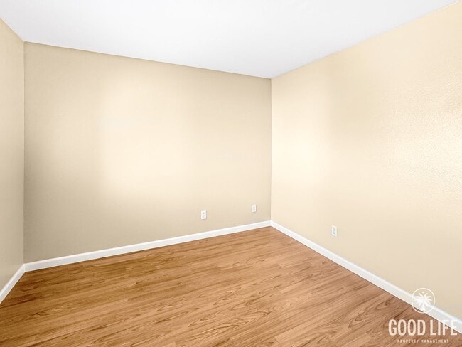 Building Photo - Immaculate 4Bd/2.5Ba Home with New Fridge, AC, Fenced Back Patio in Aliso Viejo!