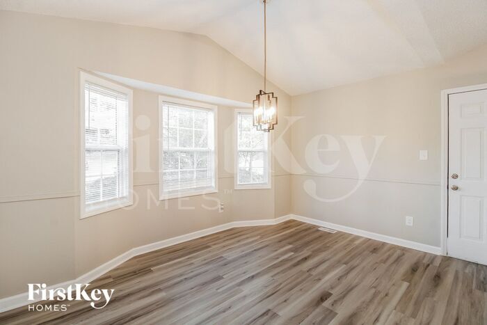 Building Photo - 2111 Priya St