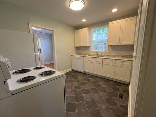 Building Photo - 2944 Hope Ave