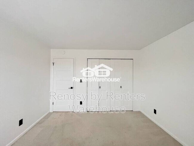 Building Photo - 1843 Chantilly Ct