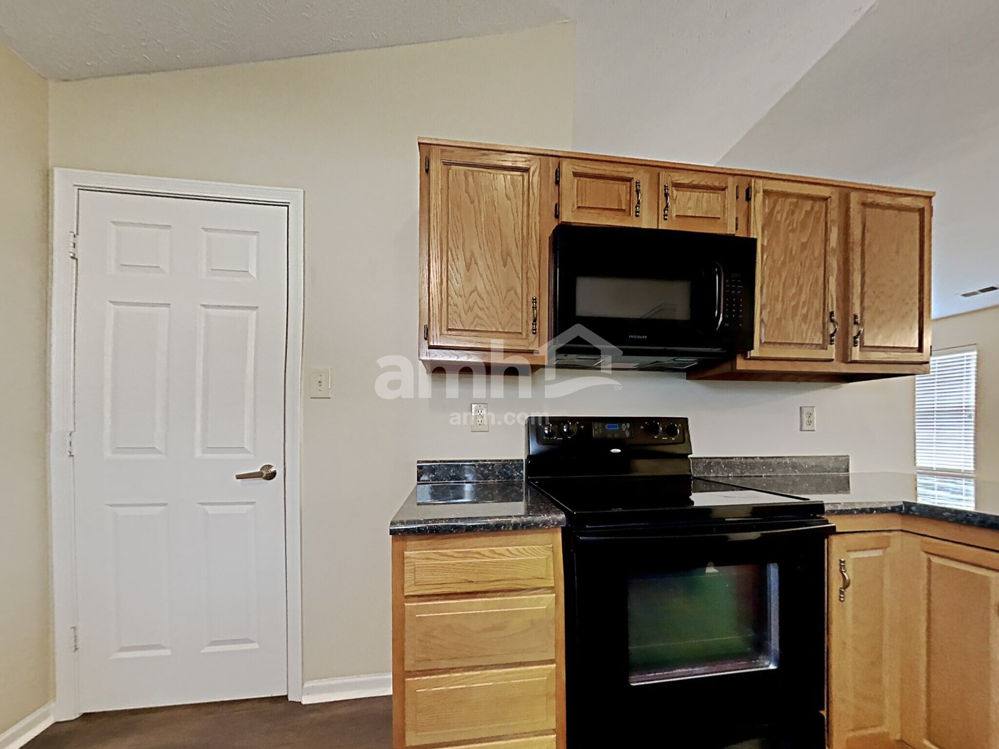 Building Photo - 760 Franklin Lakes Blvd