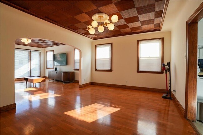 Building Photo - 4222 Vincennes Pl