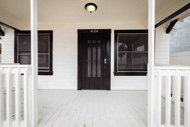 Building Photo - Georgia Street