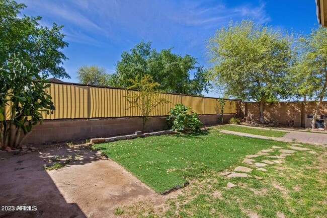 Building Photo - 3221 W Alta Vista Rd